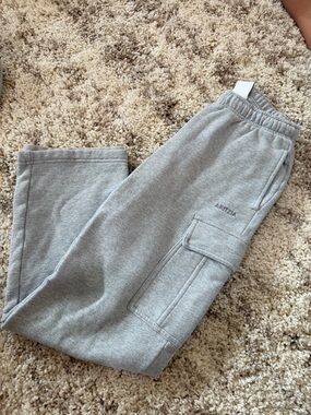 Tall 2XS Aritzia Light Grey Cargo Sweatpants